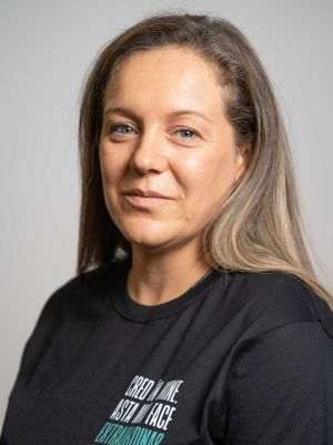 Cum învaţă copiii să spună „nu” manipulării digitale; soluţia Narada pentru formarea discernământului